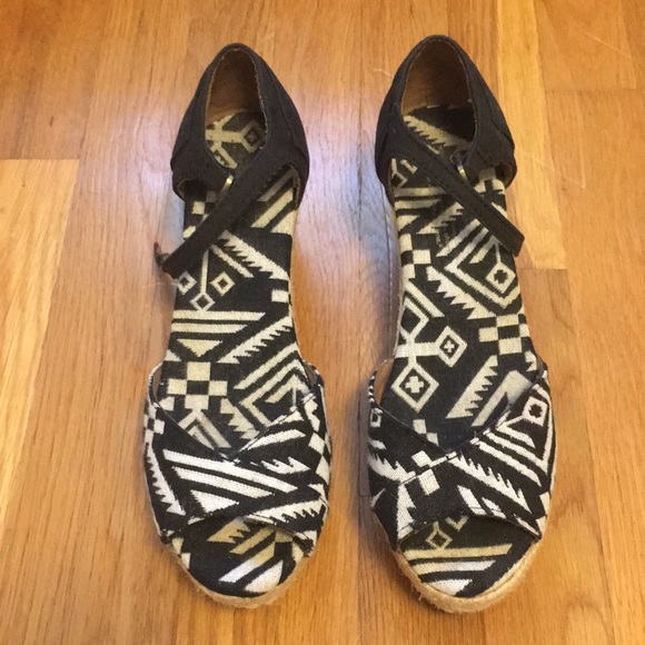 Toms fabric heels/sandals - Picture 1 of 8